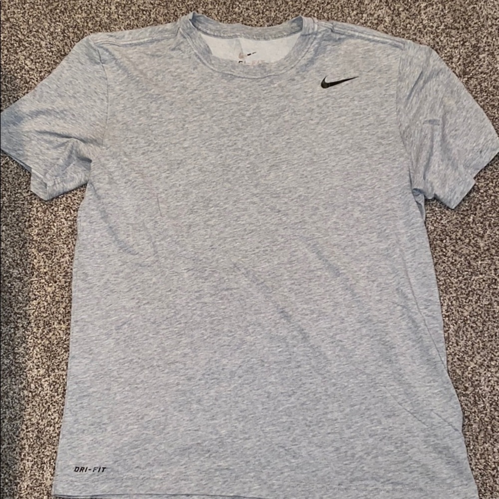 Mens Nike medium, drifit, grey shirt